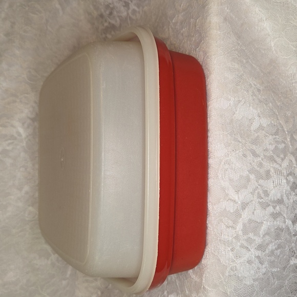 Tupperware: Marinade Container - Picture 2 of 13